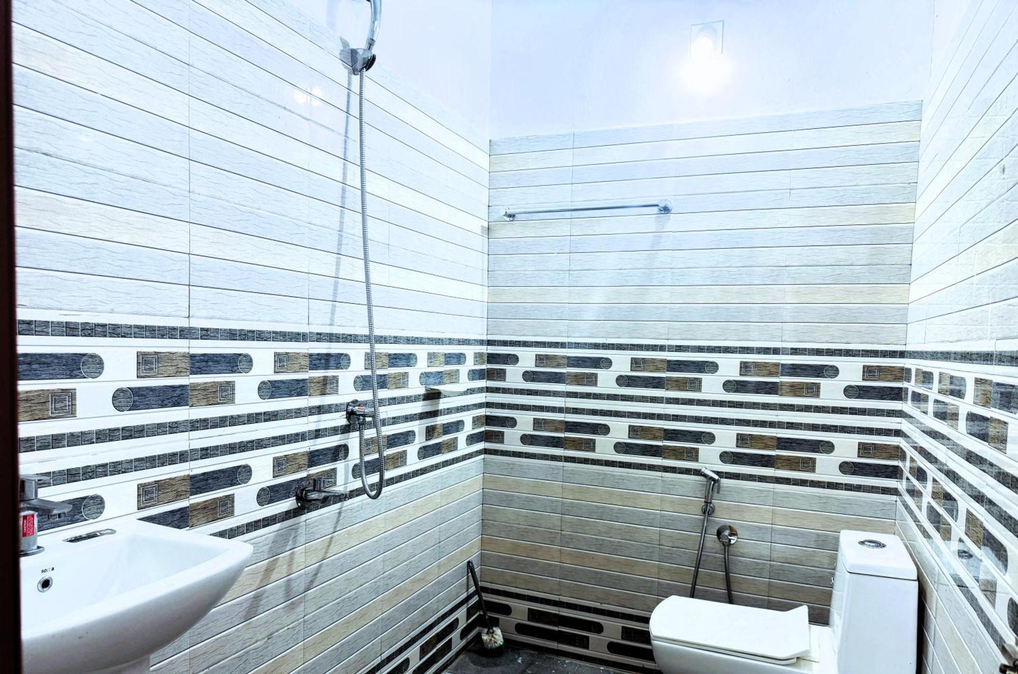 Vcs Apartments Parassinikadavu Parassinikkadavu Ngoại thất bức ảnh