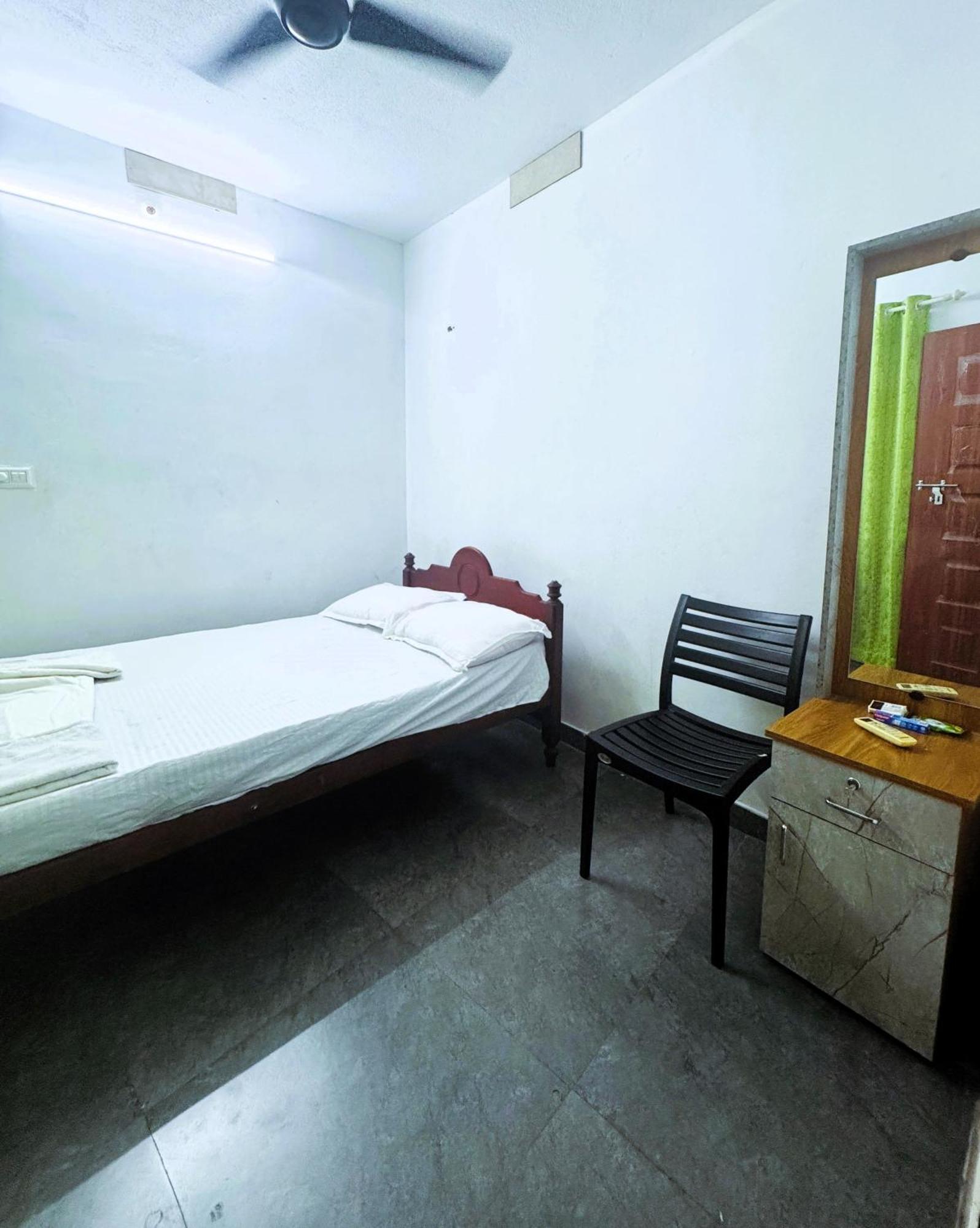 Vcs Apartments Parassinikadavu Parassinikkadavu Phòng bức ảnh
